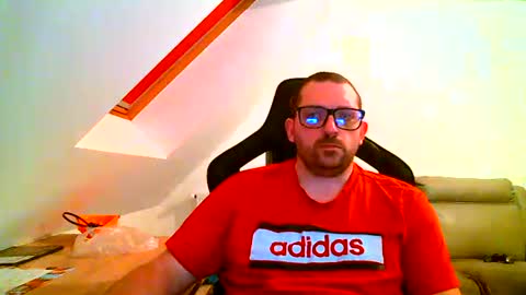 Snapshot of malou2927 chatting on December 1, 2024, 8:20 pm breton online show from December 1, 2024, 8:20 pm