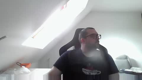 Snapshot of malou2927 chatting on December 9, 2024, 2:06 pm breton online show from December 9, 2024, 2:06 pm