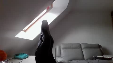 Snapshot of malou2927 chatting on December 30, 2024, 12:31 pm breton online show from December 30, 2024, 12:31 pm