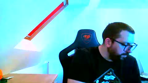 Snapshot of malou2927 chatting on December 31, 2024, 9:17 pm breton online show from December 31, 2024, 9:17 pm