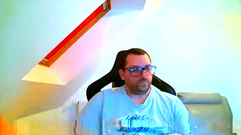 Snapshot of malou2927 chatting on January 2, 2025, 8:13 pm breton online show from January 2, 2025, 8:13 pm