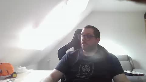 Snapshot of malou2927 chatting on January 6, 2025, 1:52 pm breton online show from January 6, 2025, 1:52 pm