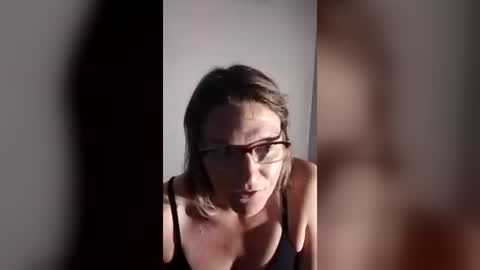 mamabear2727 online show from June 27, 2026, 4:39 am