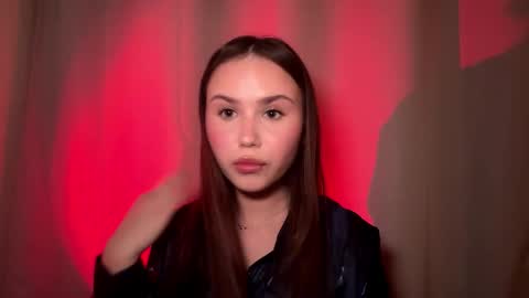 Snapshot of mammieknowles chatting on February 21, 2026, 8:10 pm Mia Davis online show from February 21, 2026, 8:10 pm