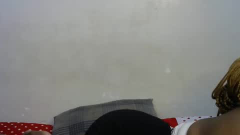 mamuuu_ online show from January 12, 2026, 8:03 pm