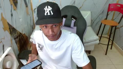 man_sant11 online show from April 4, 2026, 2:47 pm