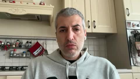 Snapshot of manager82 chatting on February 9, 2026, 9:02 am manager82 online show from February 9, 2026, 9:02 am