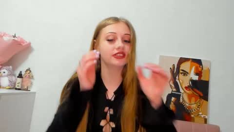 mandi_fox online show from April 9, 2026, 5:07 pm