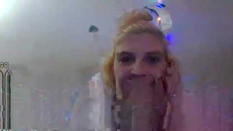 Snapshot of mandilube39 chatting on January 27, 2025, 4:09 am mindy22 online show from January 27, 2025, 4:09 am