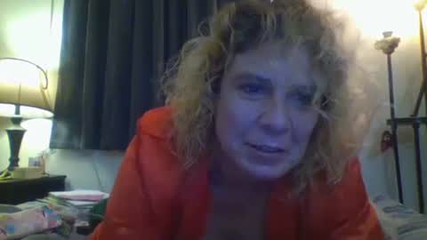 Snapshot of mandilube39 chatting on October 6, 2025, 8:28 pm mindy22 online show from October 6, 2025, 8:28 pm