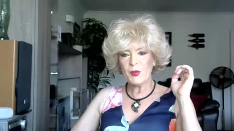 Snapshot of mandy_eyecandy chatting on February 14, 2026, 2:03 pm Mandy EyeCandy online show from February 14, 2026, 2:03 pm