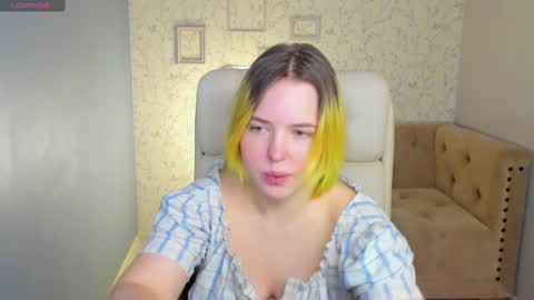 manic_pixie_ online show from February 2, 2025, 11:08 am