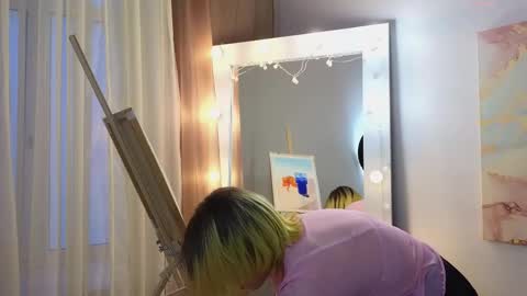 manic_pixie_ online show from February 9, 2025, 11:14 am