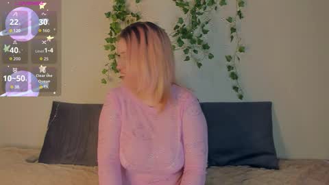 manic_pixie_ online show from September 13, 2025, 6:18 pm