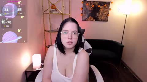 manic_pixie_ online show from October 29, 2025, 3:47 pm