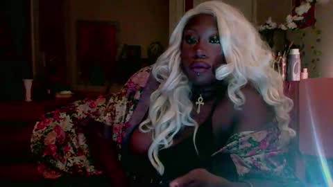 manicpixiedreamgirl__ online show from September 17, 2025, 3:08 am