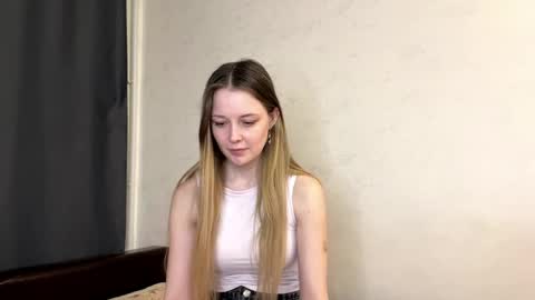 Snapshot of maniemarchitto chatting on April 5, 2026, 3:31 pm Hey there my name is Sarah online show from April 5, 2026, 3:31 pm