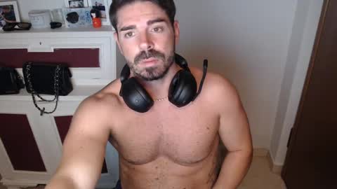 manu_torino online show from September 24, 2025, 1:53 am
