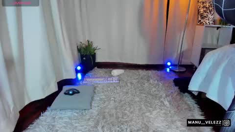 Manu Velez  online show from October 5, 2025, 5:50 am