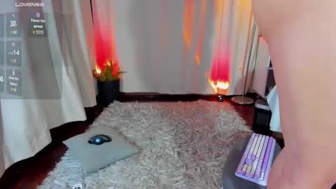 Manu Velez  online show from October 21, 2025, 8:48 am