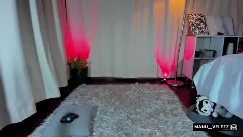 Manu Velez  online show from October 26, 2025, 6:41 am