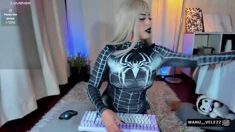 Manu Velez  online show from October 27, 2025, 5:11 am