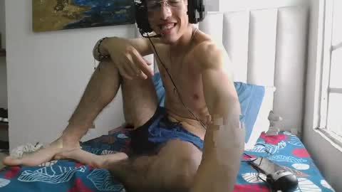 Snapshot of manu_vera8 chatting on April 11, 2026, 8:35 pm Manuel online show from April 11, 2026, 8:35 pm