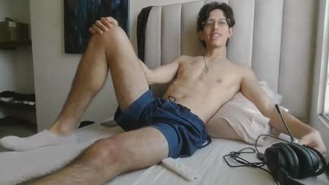 Snapshot of manu_vera8 chatting on May 9, 2026, 9:53 pm Manuel online show from May 9, 2026, 9:53 pm