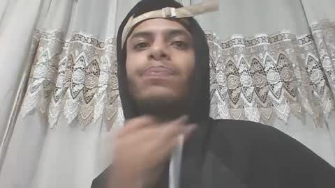 Snapshot of manuel444rl chatting on February 7, 2025, 8:11 am Manuel RL online show from February 7, 2025, 8:11 am