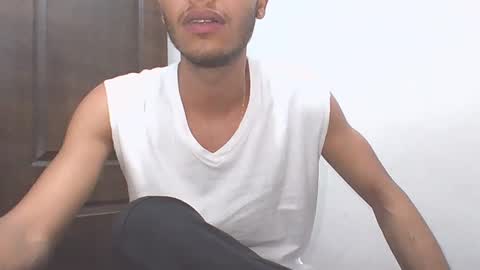 Snapshot of manuel444rl chatting on February 12, 2025, 8:50 pm Manuel RL online show from February 12, 2025, 8:50 pm