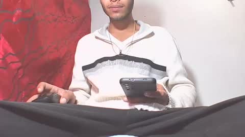 Snapshot of manuel444rl chatting on February 15, 2025, 2:11 pm Manuel RL online show from February 15, 2025, 2:11 pm