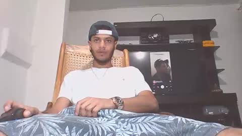 Snapshot of manuel444rl chatting on February 27, 2025, 1:59 am Manuel RL online show from February 27, 2025, 1:59 am