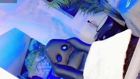 Manuela Kingsley online show from March 8, 2025, 6:05 pm