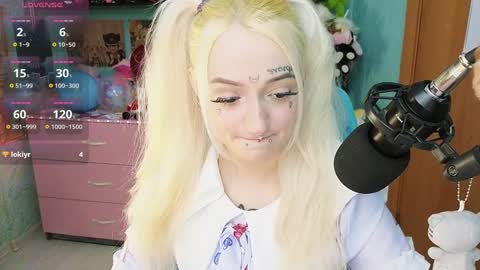 Manuela online show from December 20, 2024, 8:01 pm