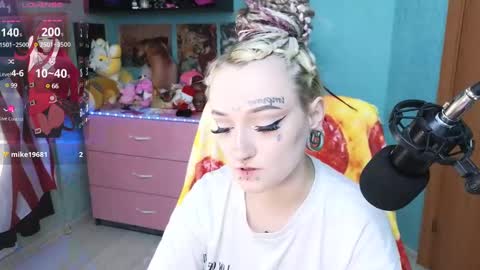 Manuela online show from February 2, 2025, 8:19 pm