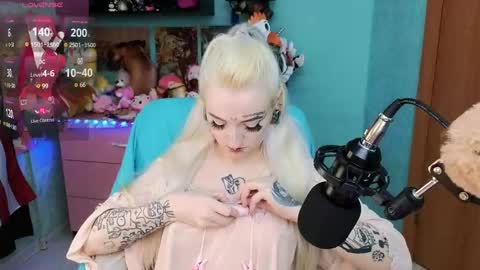 Manuela online show from February 10, 2025, 12:52 am