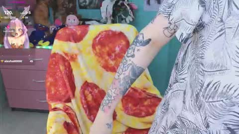 Manuela online show from October 3, 2025, 8:39 pm