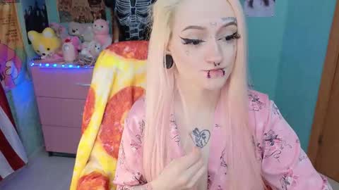 Snapshot of manuela_unicorn chatting on February 4, 2026, 11:49 am Manuela online show from February 4, 2026, 11:49 am