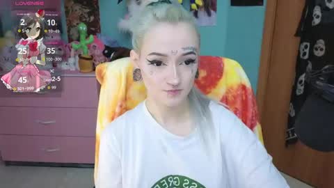 Manuela online show from April 17, 2026, 8:45 pm