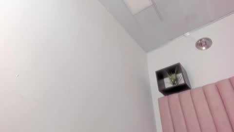 Snapshot of manuela_zapata chatting on October 27, 2025, 3:10 am manu 3 online show from October 27, 2025, 3:10 am