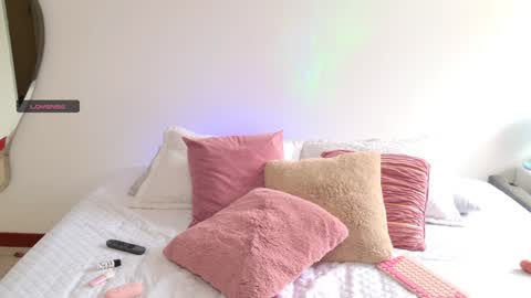     online show from December 22, 2024, 8:25 pm