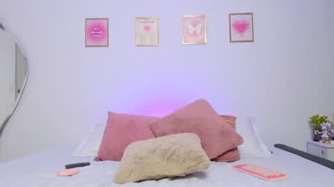     online show from February 14, 2025, 11:42 pm