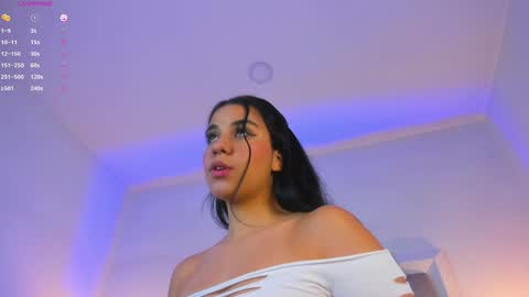 Snapshot of mara_betancurt chatting on January 17, 2025, 5:42 am Mara online show from January 17, 2025, 5:42 am