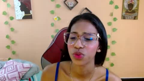 Snapshot of mara_summer chatting on April 17, 2026, 1:25 pm Mara 3 online show from April 17, 2026, 1:25 pm