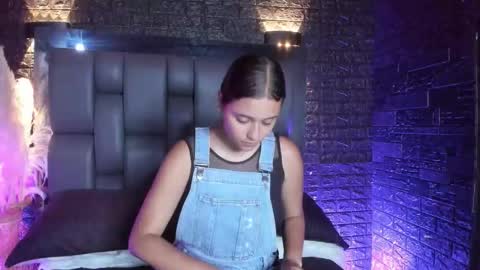 maraa_rivera online show from October 20, 2025, 7:14 pm