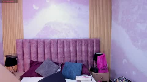 maralinette22 online show from April 9, 2026, 11:37 am