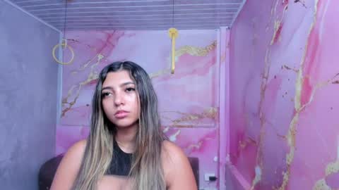 Snapshot of maraluna_ chatting on May 11, 2026, 2:45 pm Maraluna online show from May 11, 2026, 2:45 pm
