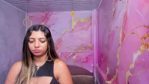 Snapshot of maraluna_ chatting on May 21, 2026, 11:17 am Maraluna online show from May 21, 2026, 11:17 am