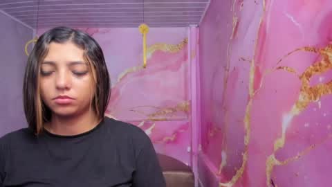 Snapshot of maraluna_ chatting on May 24, 2026, 11:48 am Maraluna online show from May 24, 2026, 11:48 am