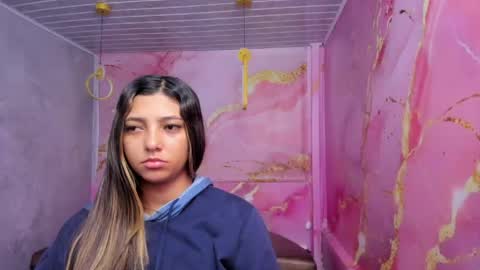 Snapshot of maraluna_ chatting on May 28, 2026, 11:40 am Maraluna online show from May 28, 2026, 11:40 am
